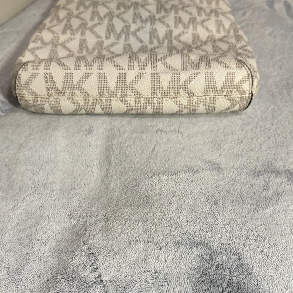 Michael Kors Signature Logo Crossbody Bag